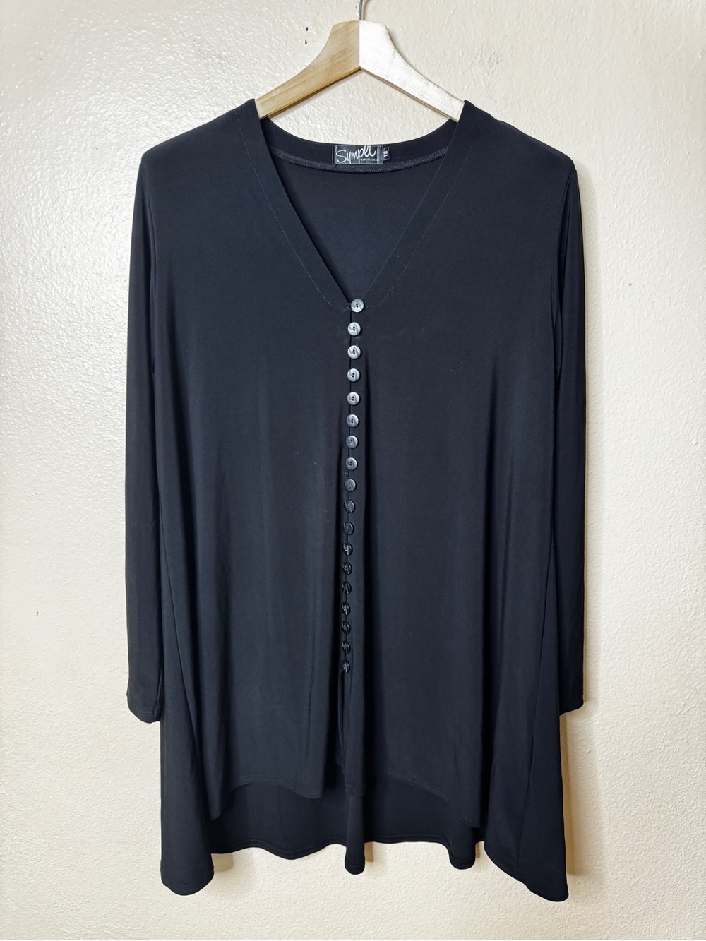 SYMPLI Tunic Top Women's 18 Black V Neck Stretch Buttons Lagenlook